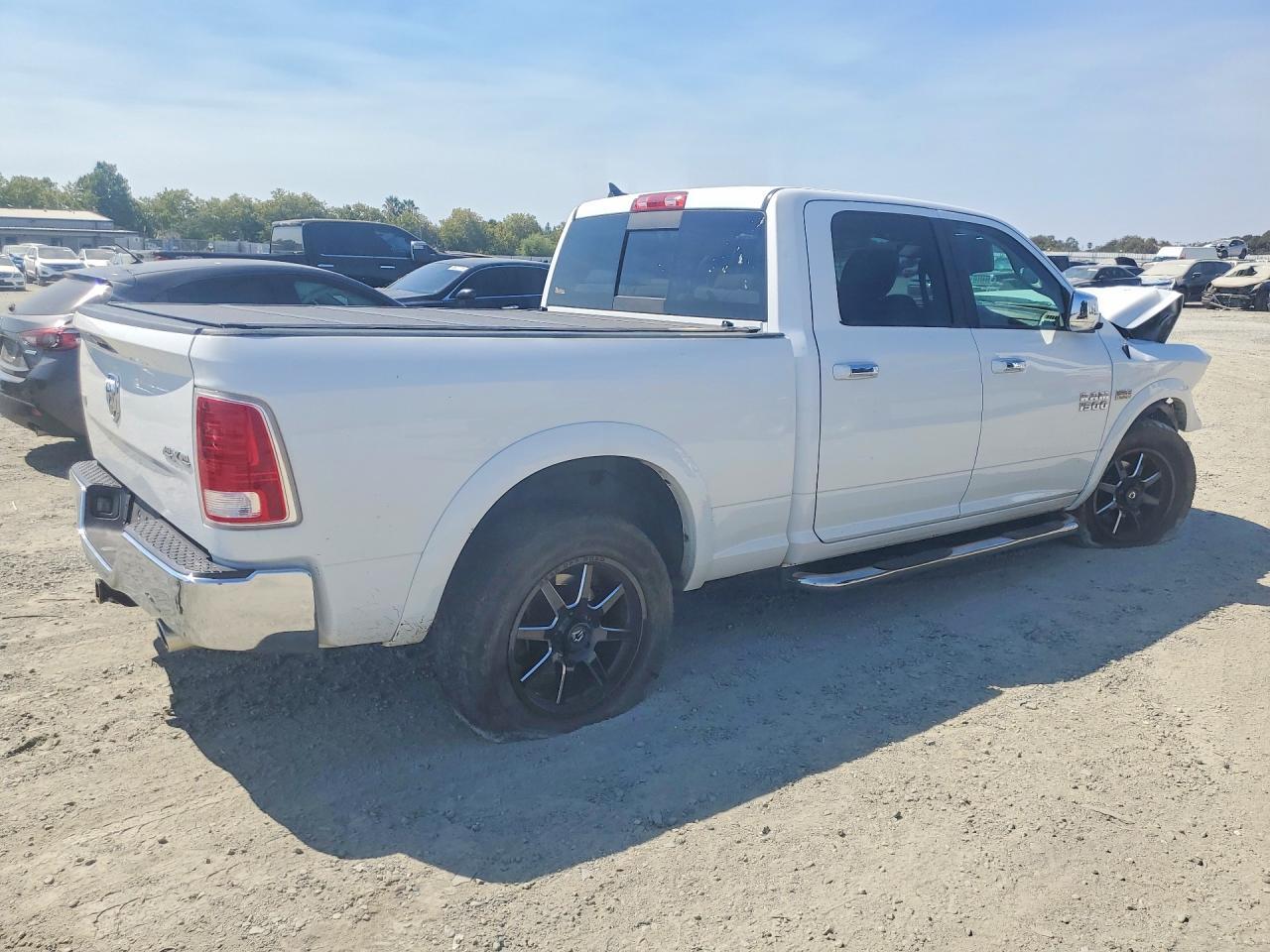2017 Ram 1500 Laramie - zdjęcie 3
