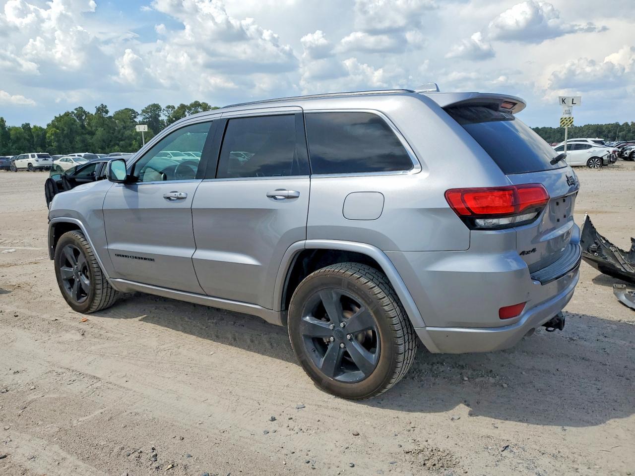2015 Jeep Grand Cherokee Laredo - zdjęcie 2