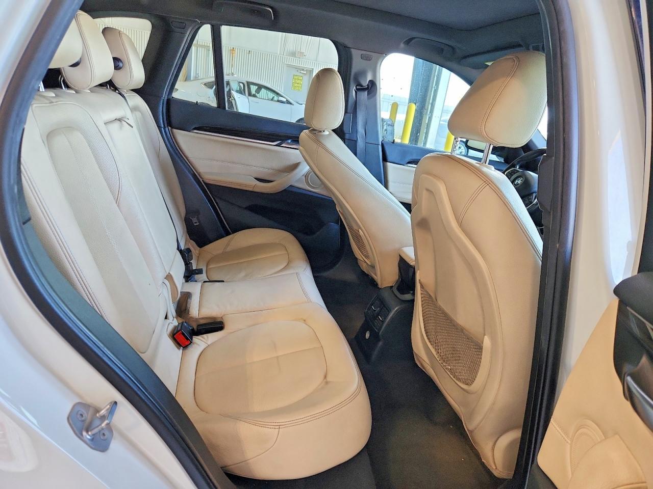 2017 BMW X1 xDrive28I - zdjęcie 11