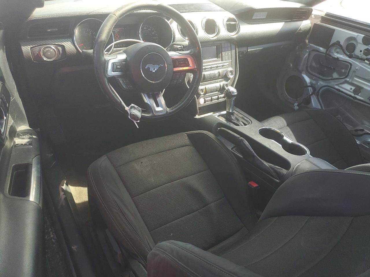 2016 Ford Mustang - zdjęcie 8