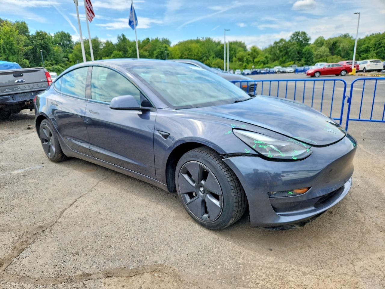 2021 Tesla Model 3 - zdjęcie 4