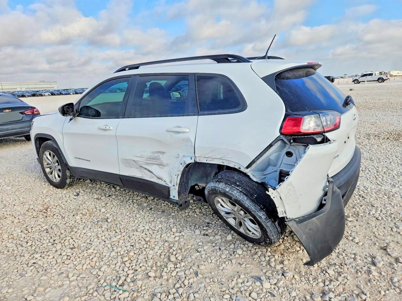 2022 Jeep Cherokee Latitude Lux - zdjęcie 2