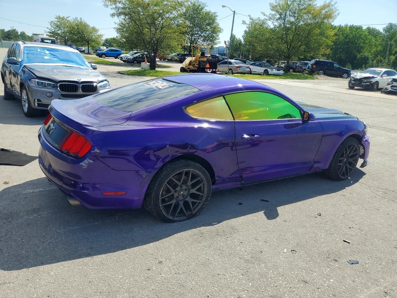 2015 Ford Mustang - zdjęcie 3