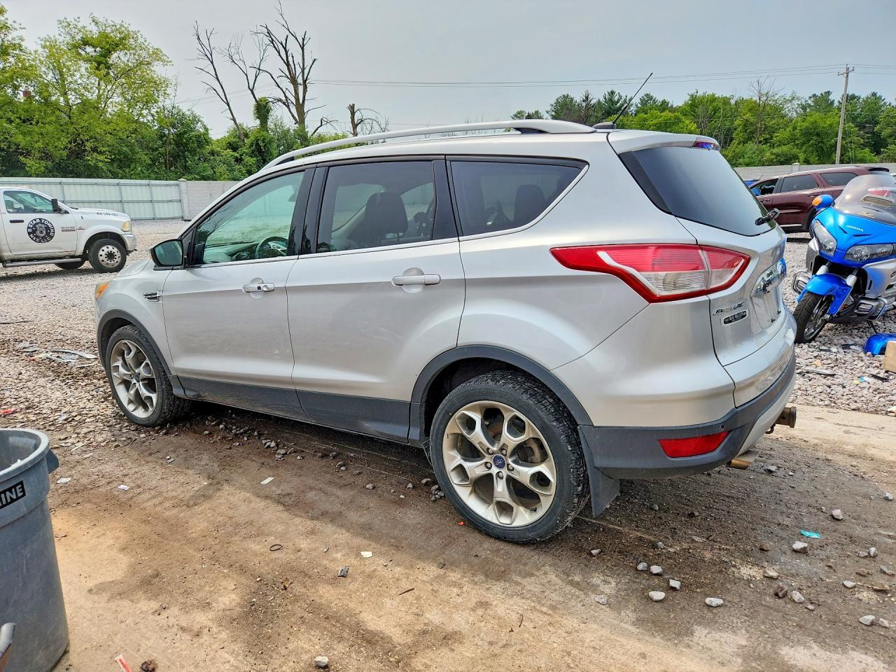 2016 Ford Escape Titanium - zdjęcie 2