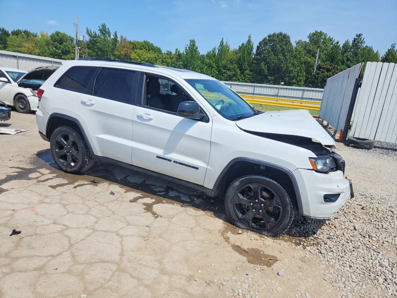 2019 Jeep Grand Cherokee Laredo - zdjęcie 4