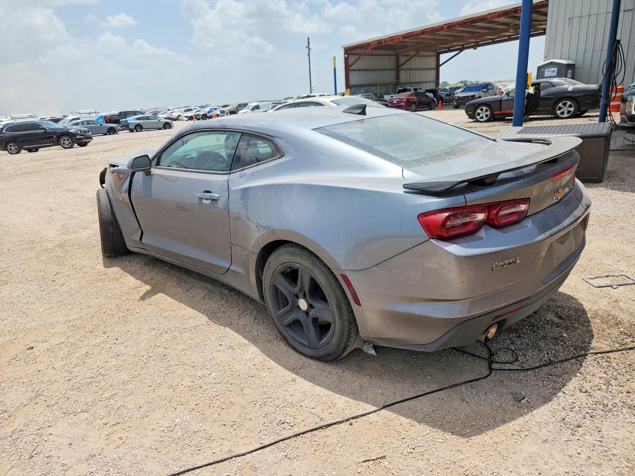 2020 Chevrolet Camaro Ls - zdjęcie 2