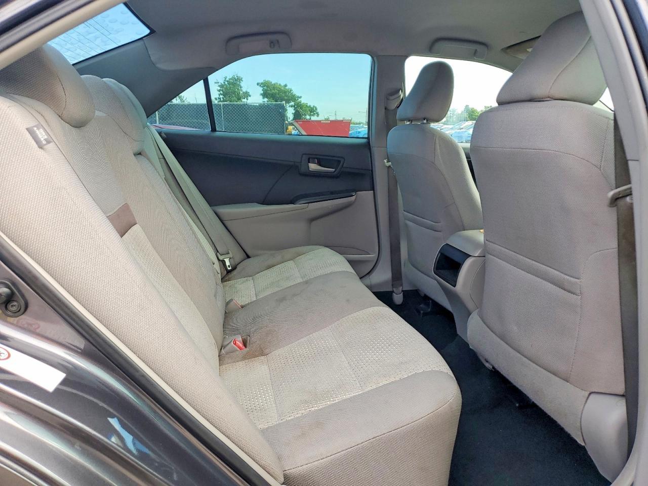 2014 Toyota Camry Le - zdjęcie 10