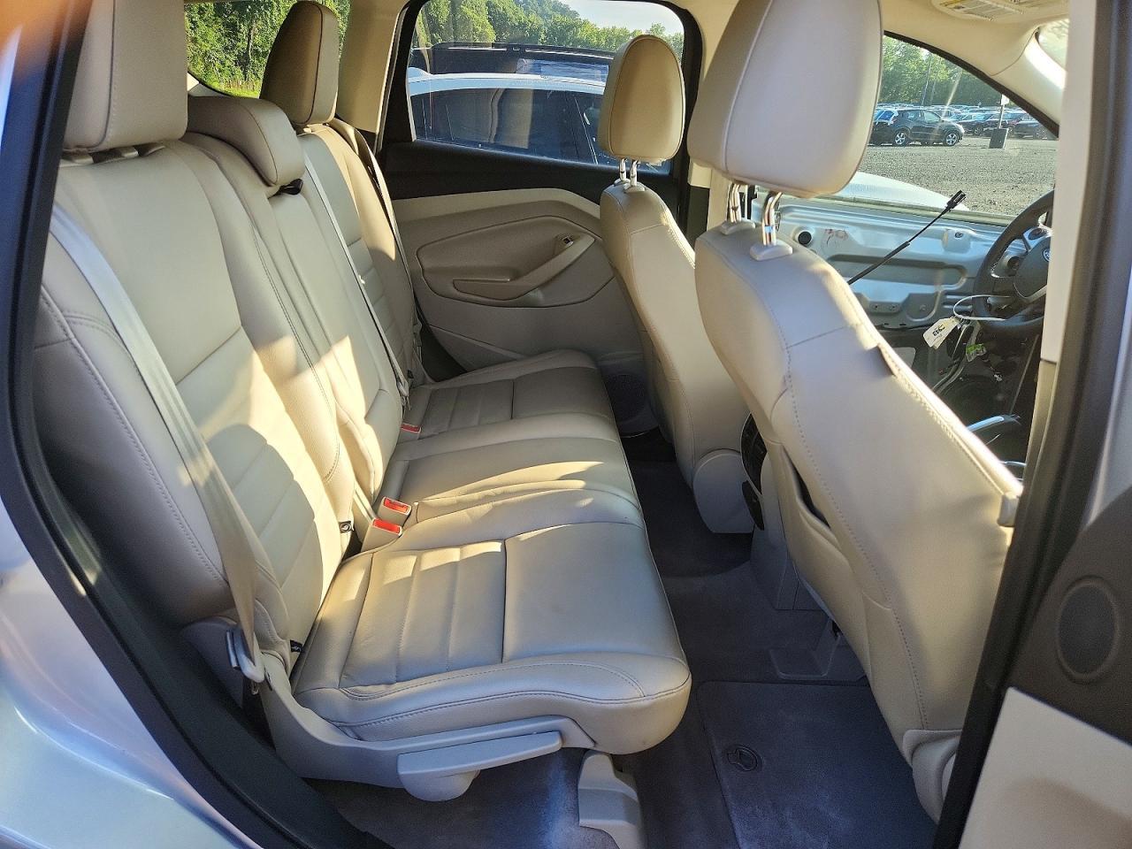 2014 Ford Escape Titanium - zdjęcie 11