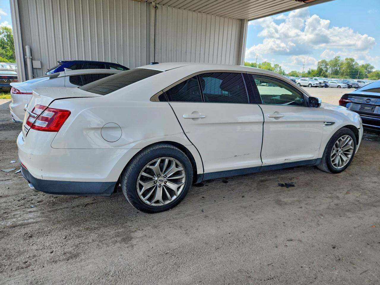 2015 Ford Taurus Limited - zdjęcie 3