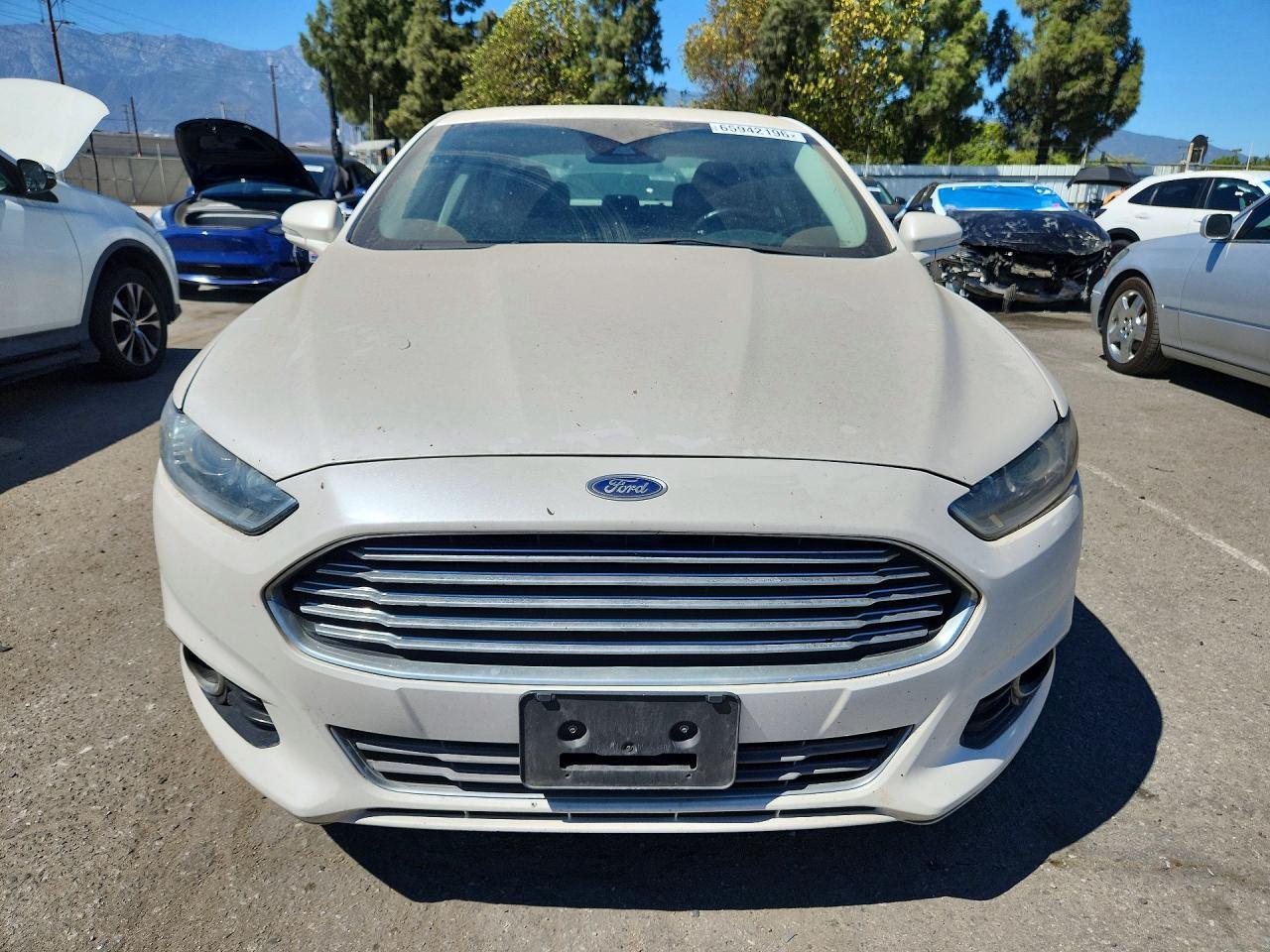 2016 Ford Fusion Titanium Hev - zdjęcie 5