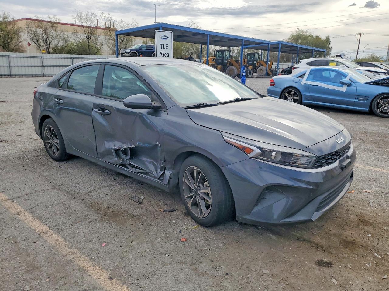 2023 Kia Forte Lxs - zdjęcie 4