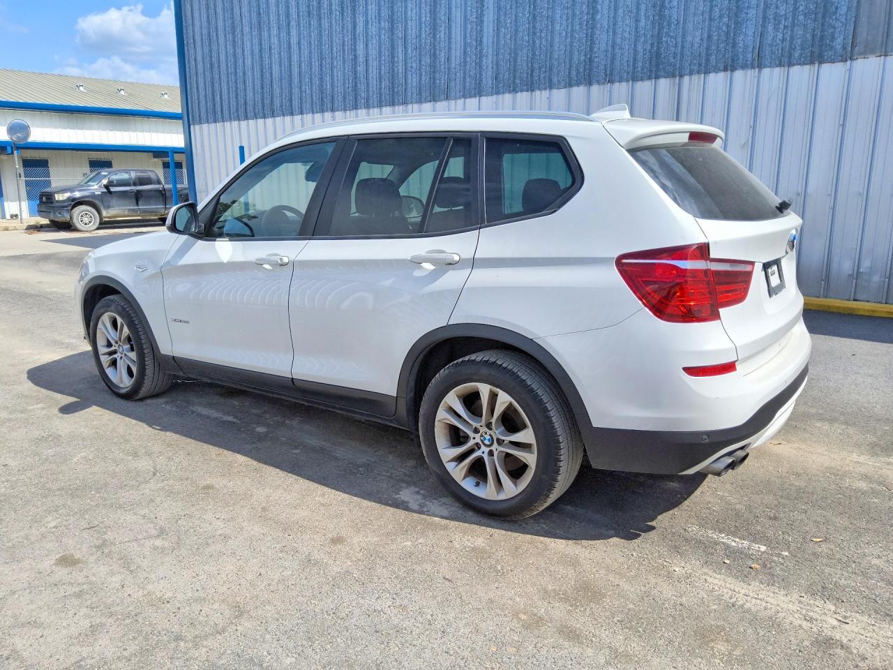2017 BMW X3 xDrive35I - zdjęcie 2
