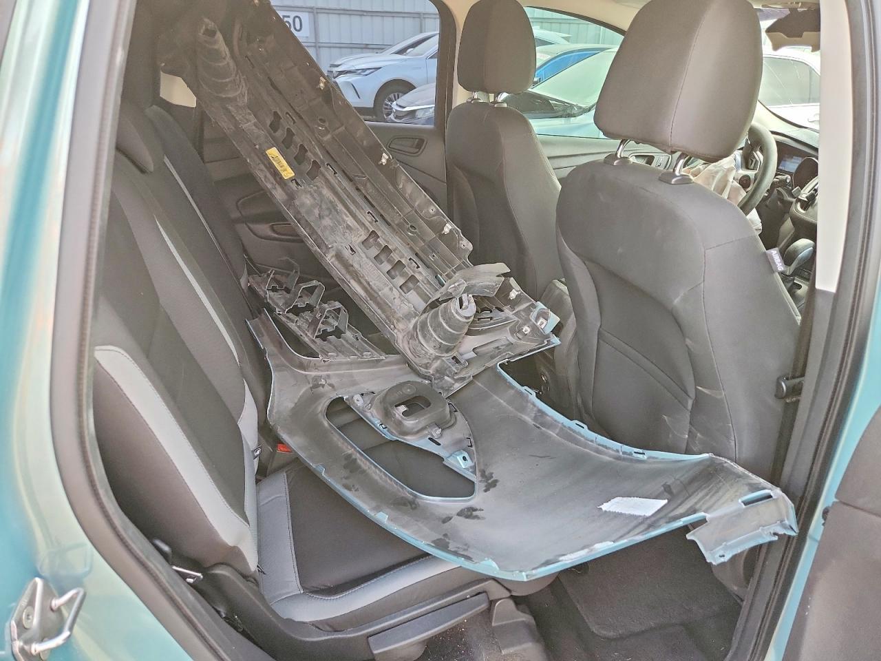 2013 Ford Escape S - zdjęcie 10