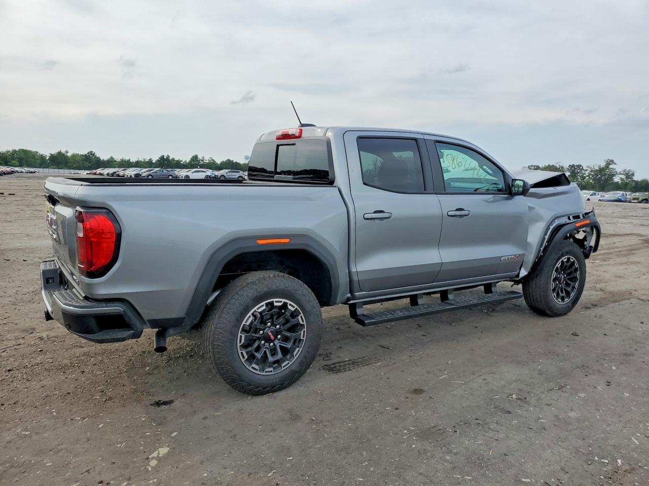 2026 GMC Canyon At4 - zdjęcie 3