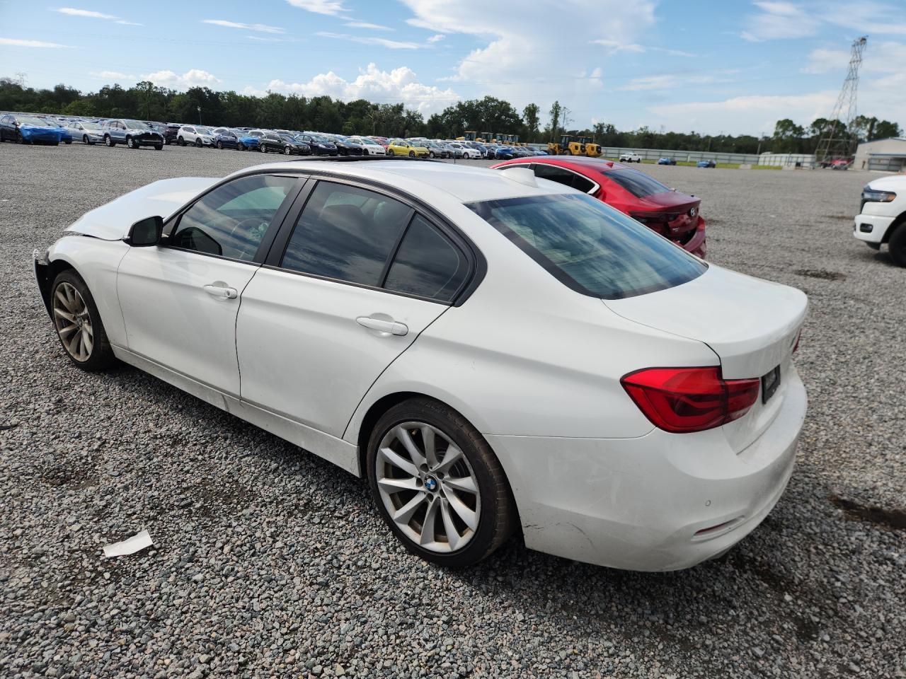 2018 BMW 320 I - zdjęcie 2