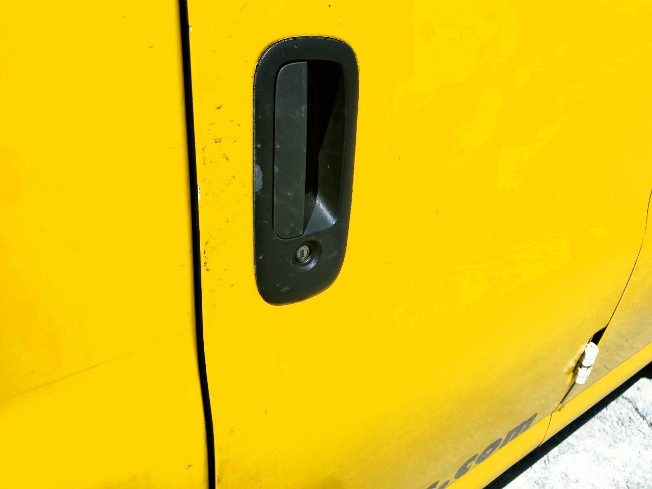 2016 Chevrolet Express G2500 - zdjęcie 11