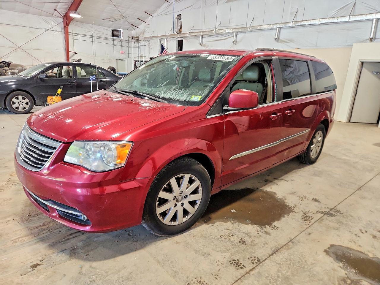 2015 Chrysler Town & Country Touring - zdjęcie główne