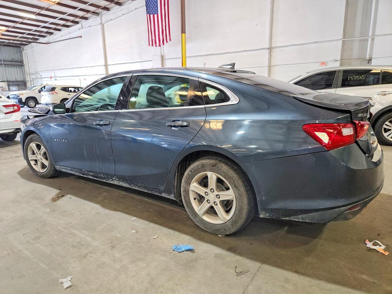 2020 Chevrolet Malibu Ls - zdjęcie 2
