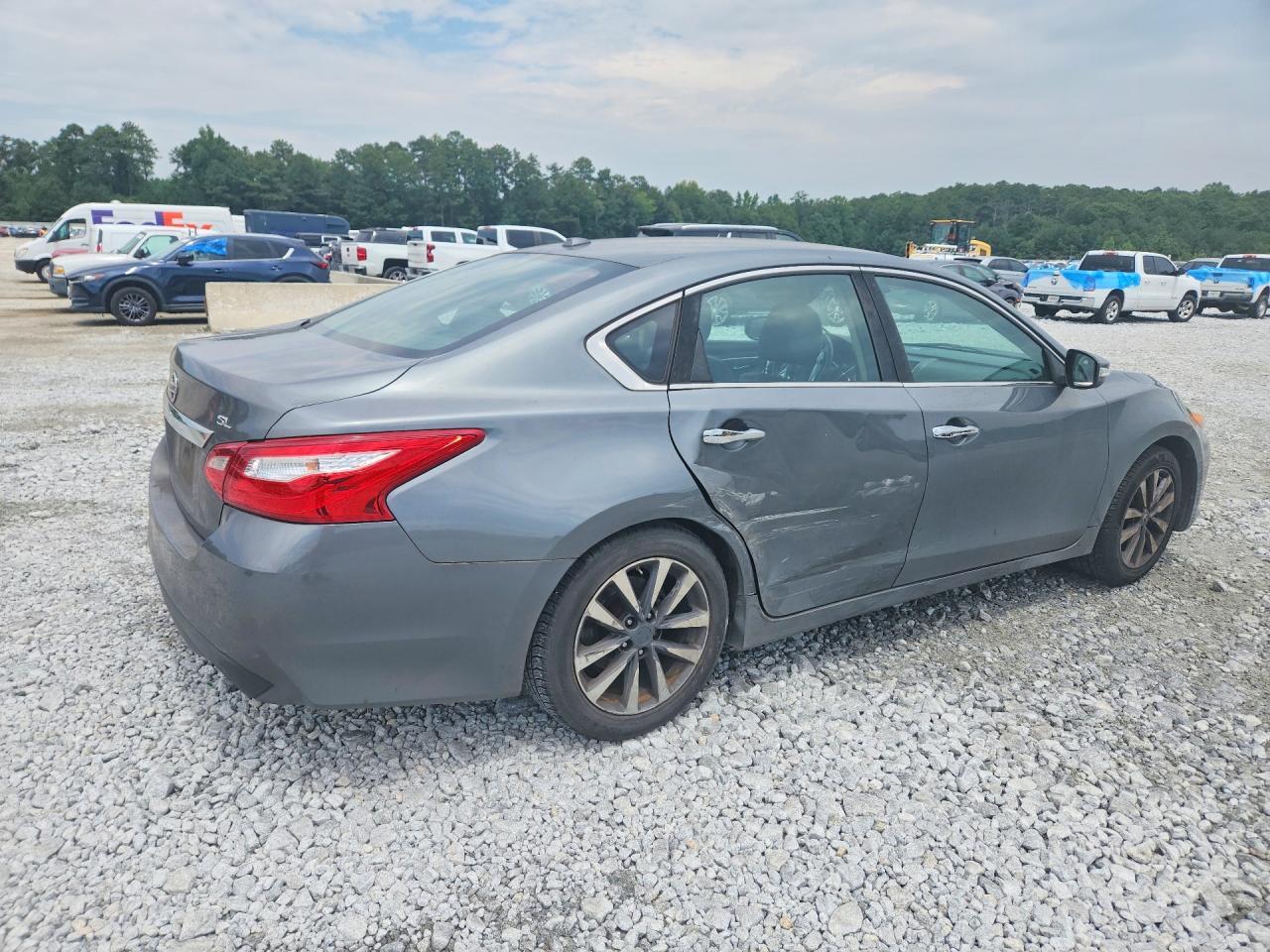 2017 Nissan Altima - zdjęcie 3