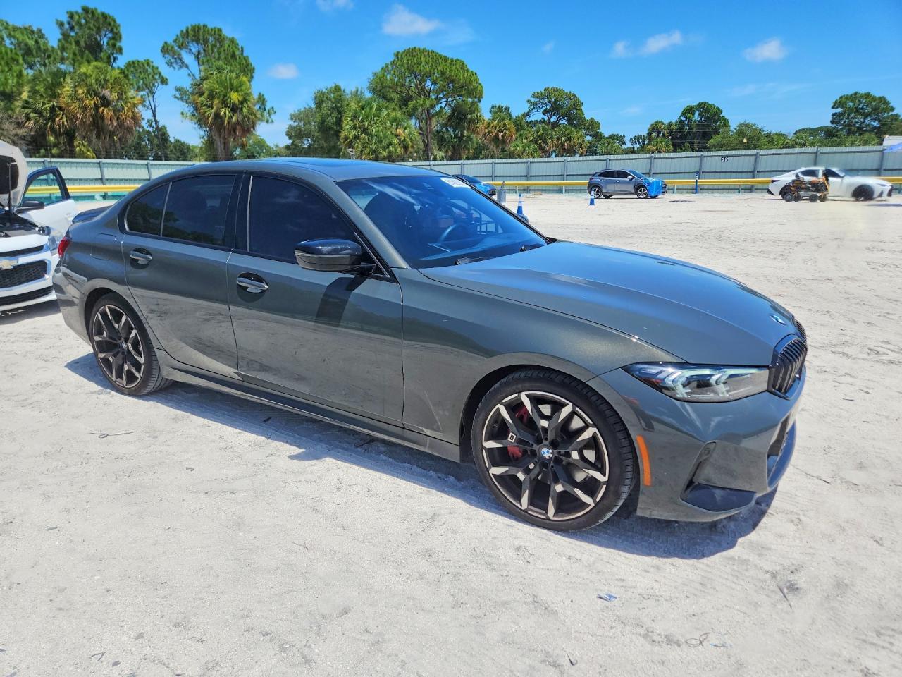 2026 BMW 330I - zdjęcie 4