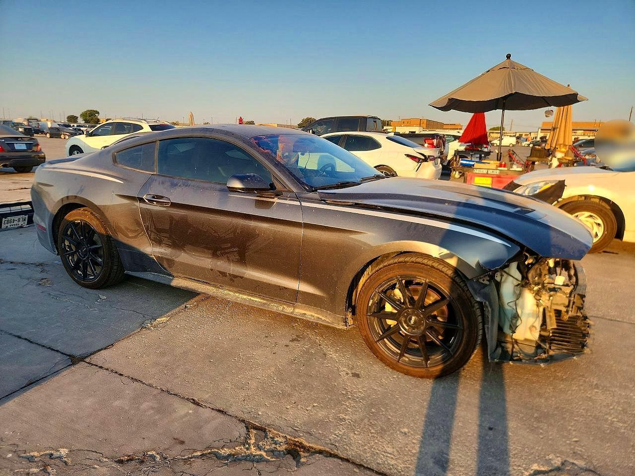 2019 Ford Mustang - zdjęcie 4