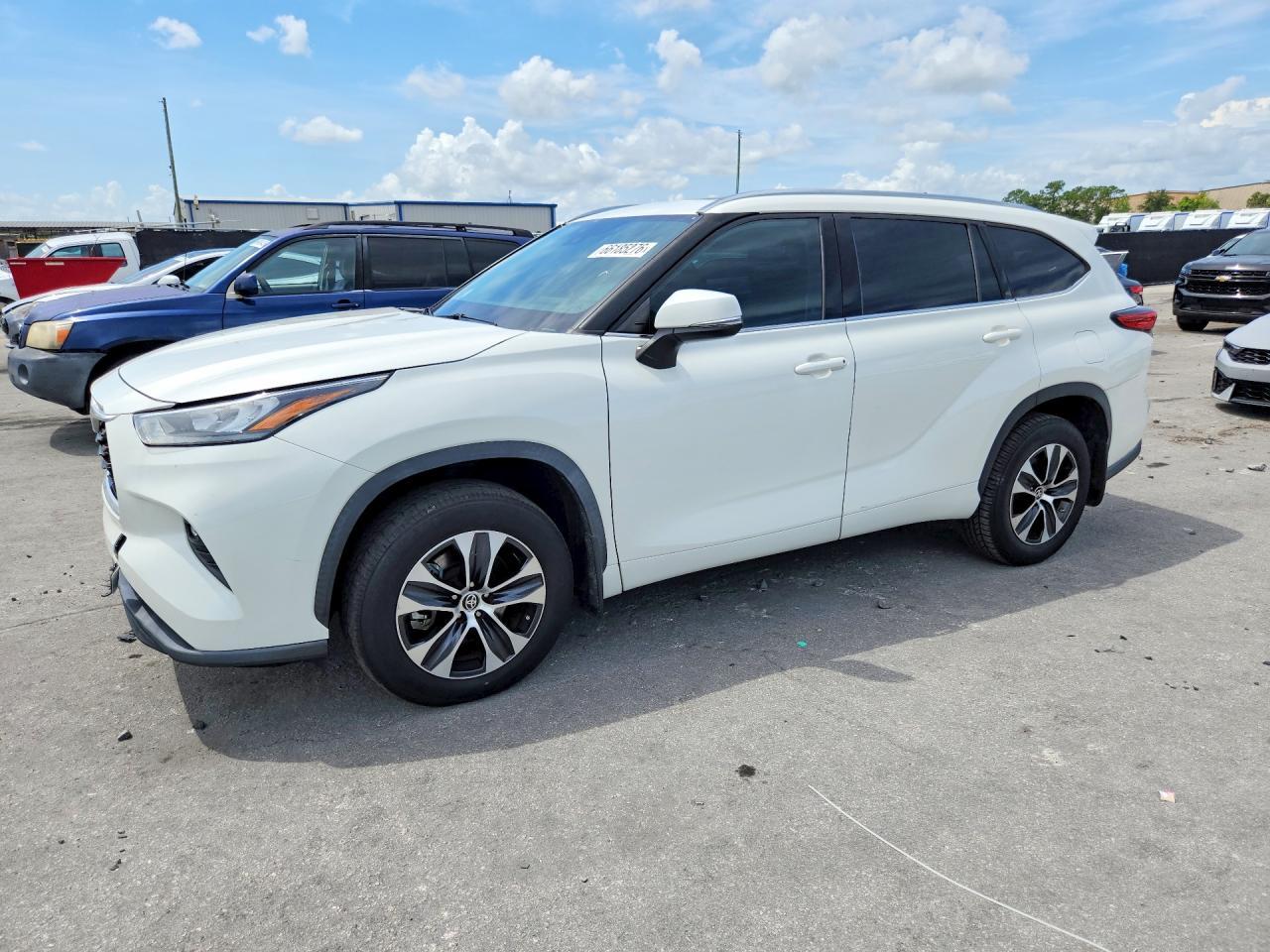 2020 Toyota Highlander Xle - zdjęcie główne