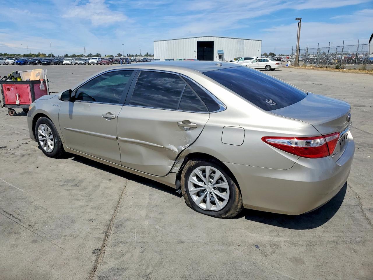 2017 Toyota Camry Hybrid Le - zdjęcie 2