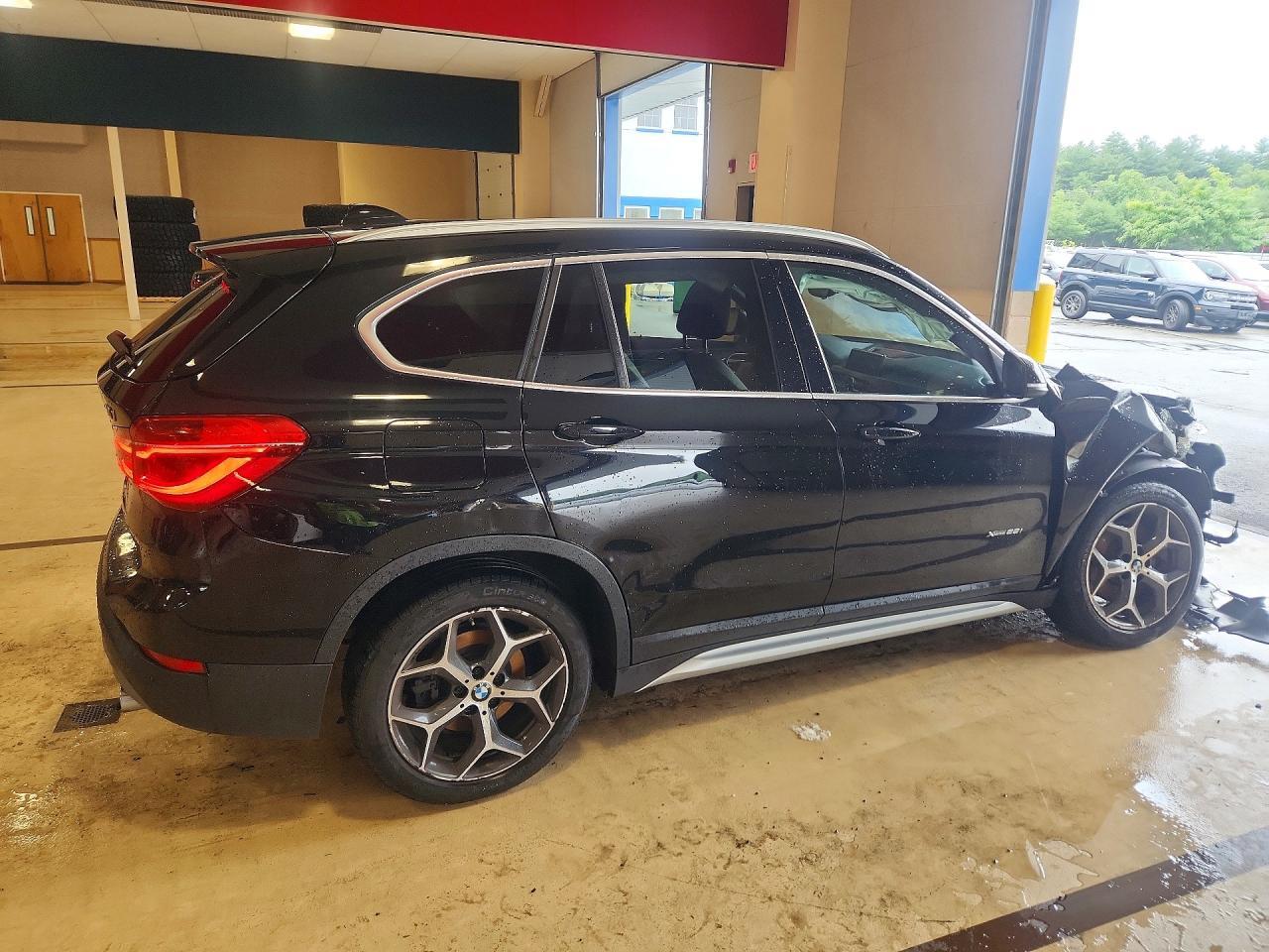 2017 BMW X1 xDrive28I - zdjęcie 3