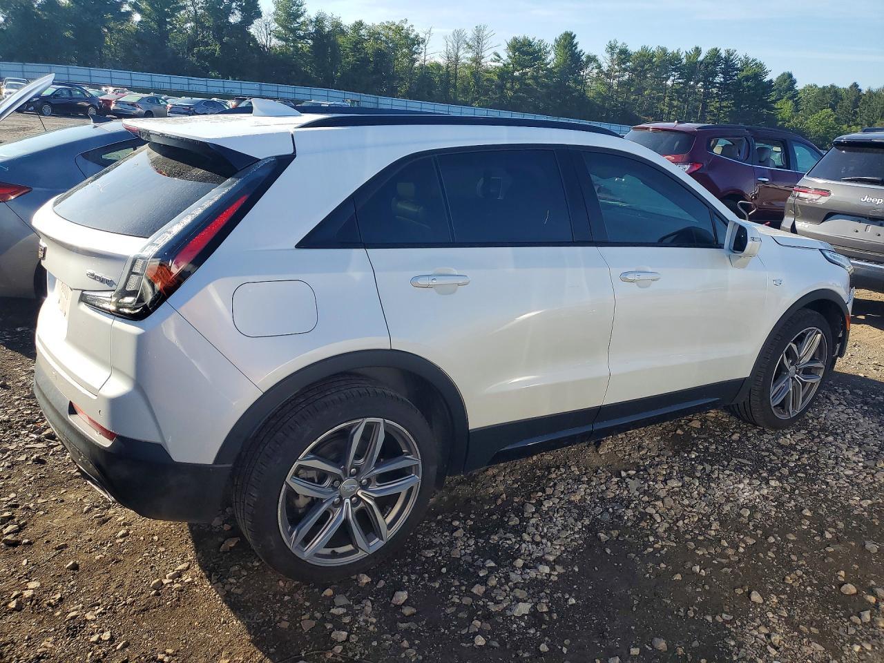 2019 Cadillac Xt4 Sport - zdjęcie 3