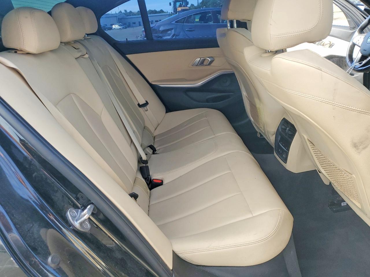 2019 BMW 330I - zdjęcie 10