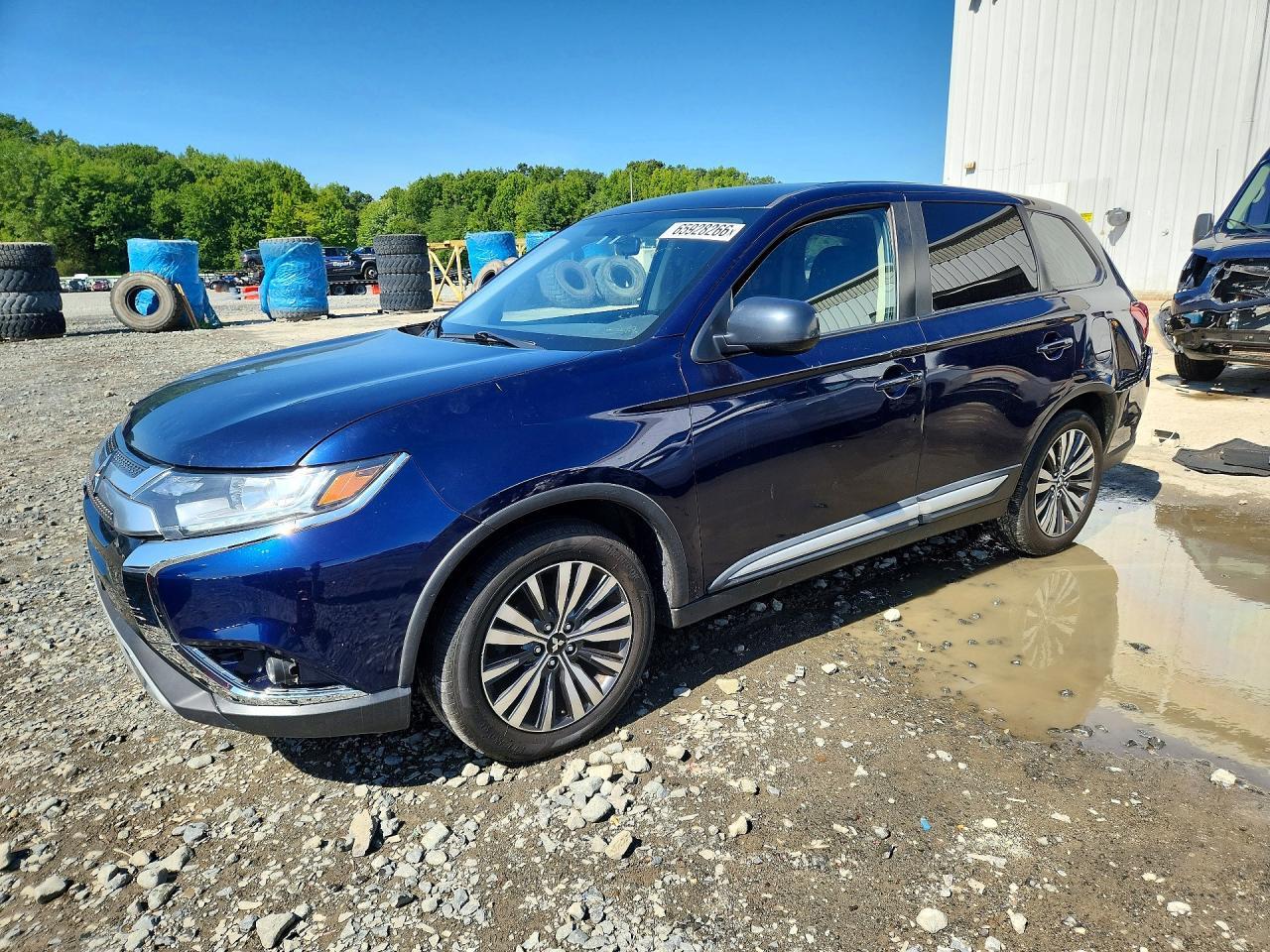 2020 Mitsubishi Outlander - zdjęcie główne