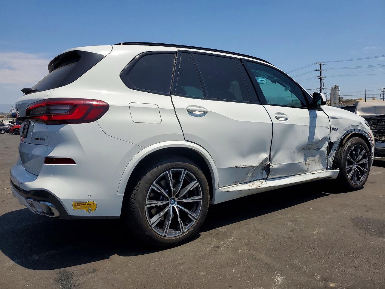 2023 BMW X5 xDrive45E - zdjęcie 3
