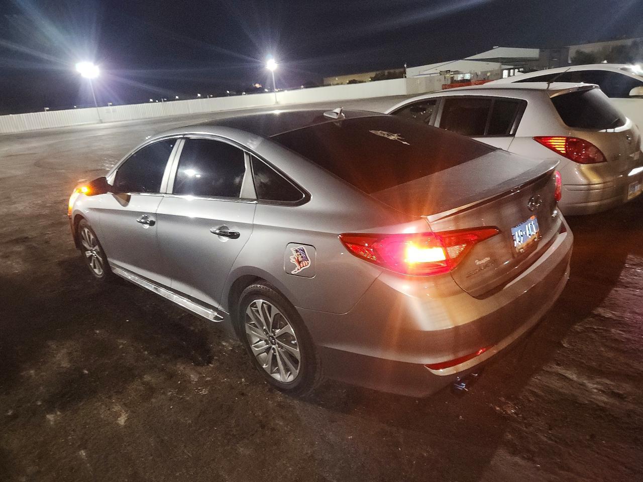 2015 Hyundai Sonata Sport - zdjęcie 2