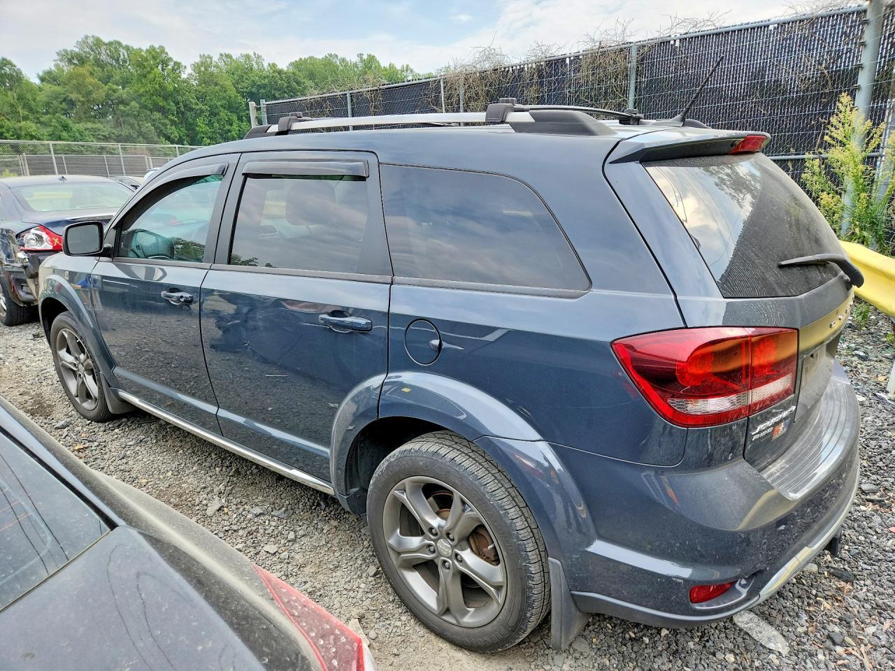 2017 Dodge Journey Crossroad - zdjęcie 2