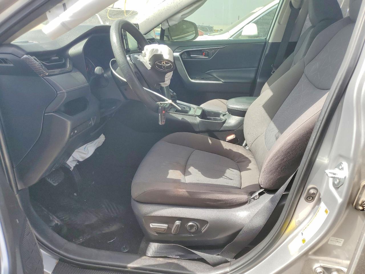 2020 Toyota Rav4 Xle - zdjęcie 7