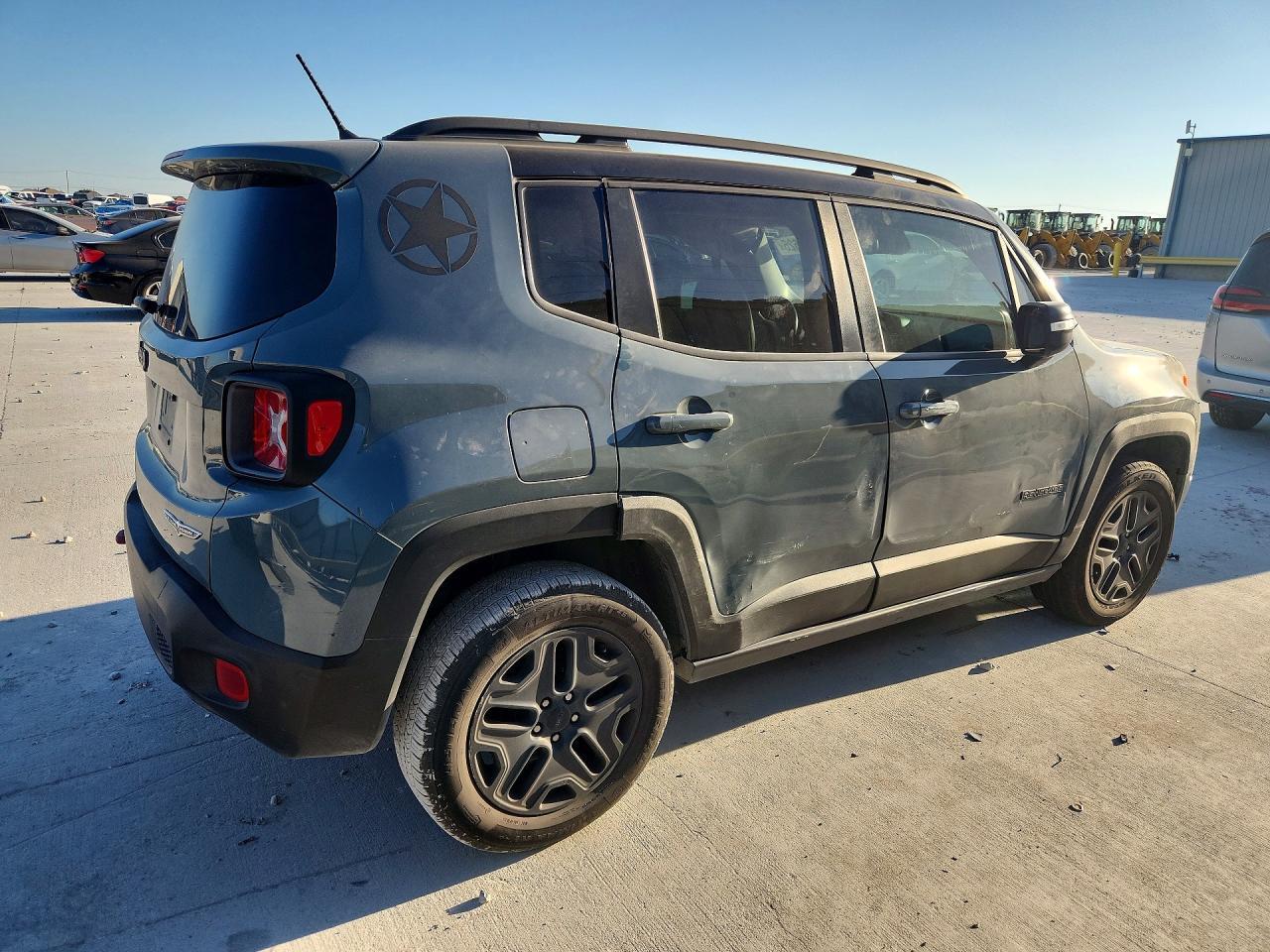 2017 Jeep Renegade Trailhawk - zdjęcie 3