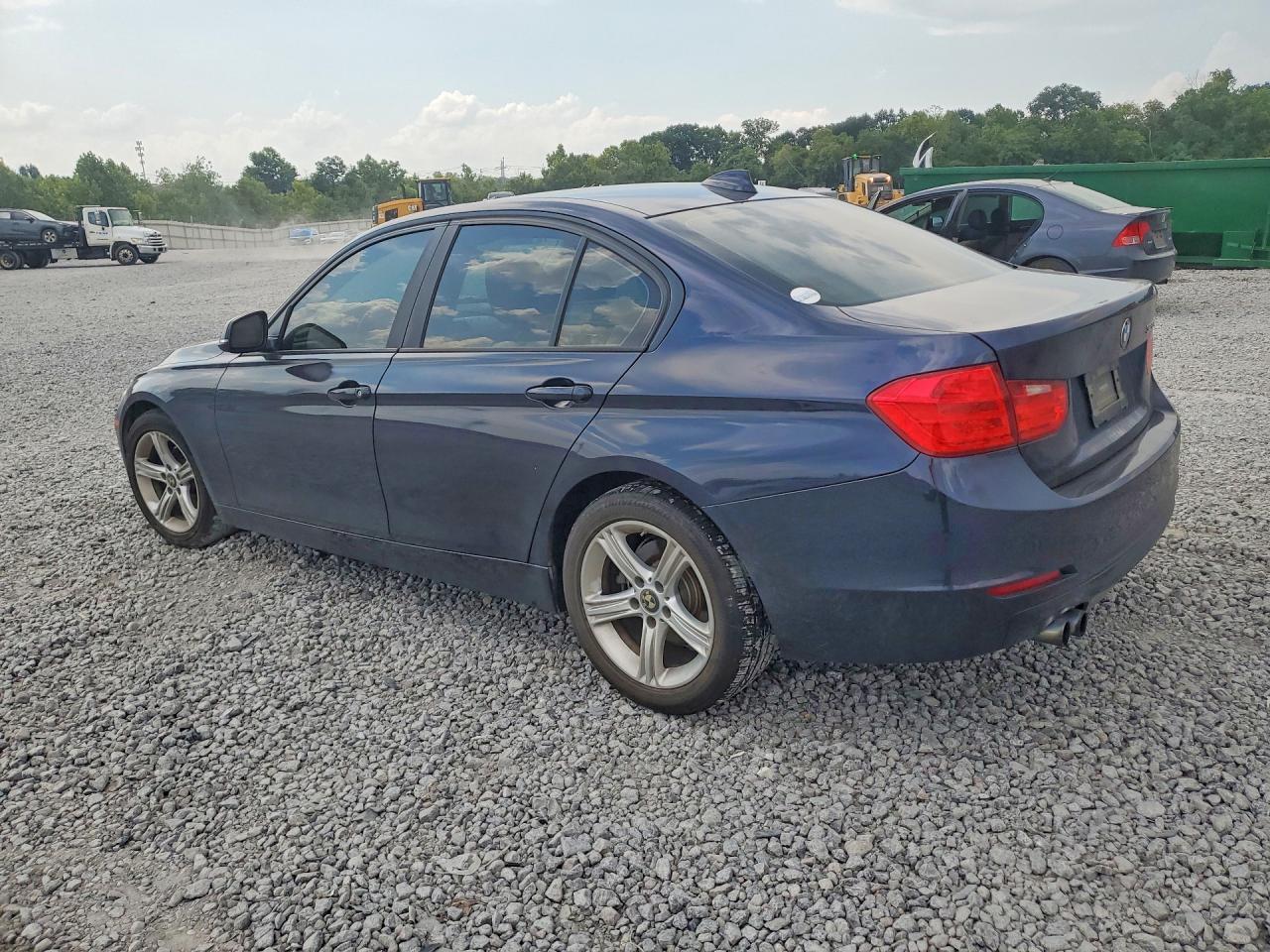 2013 BMW 328 I - zdjęcie 2