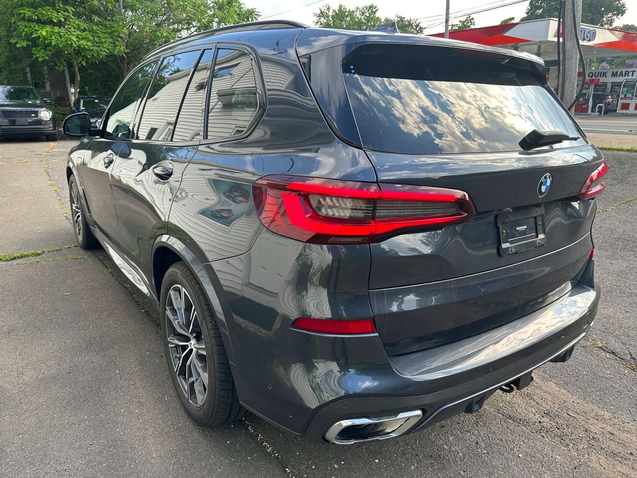 2021 BMW X5 xDrive45E - zdjęcie 2