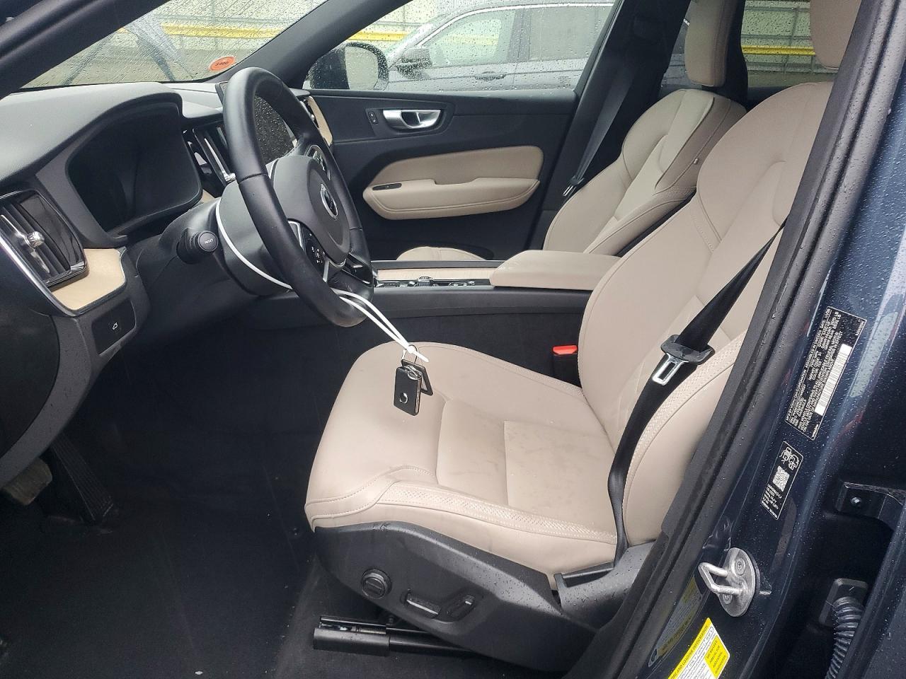 2026 Volvo Xc60 Plus - zdjęcie 7