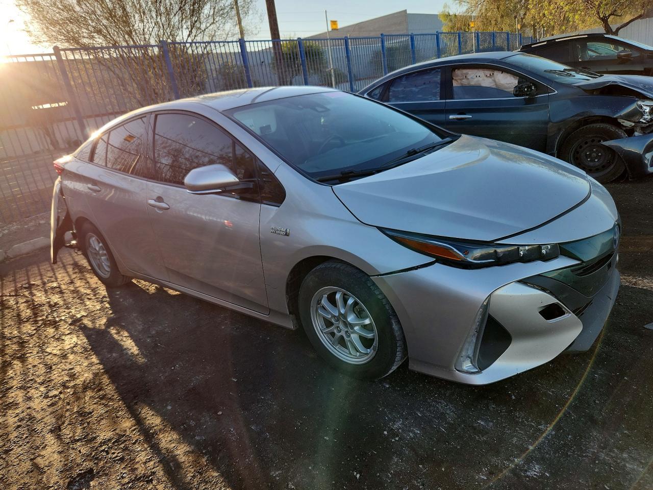 2017 Toyota Prius Prime - zdjęcie 4