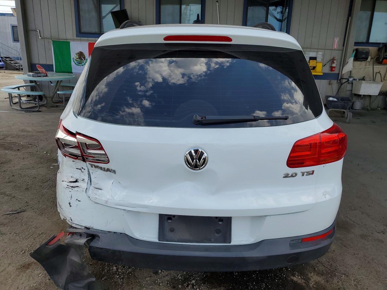 2015 Volkswagen Tiguan S - zdjęcie 6