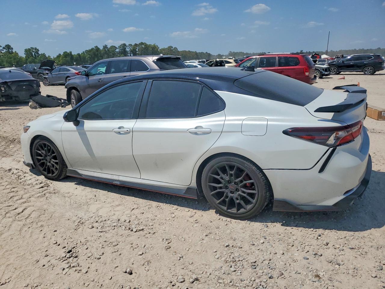 2021 Toyota Camry Trd - zdjęcie 2