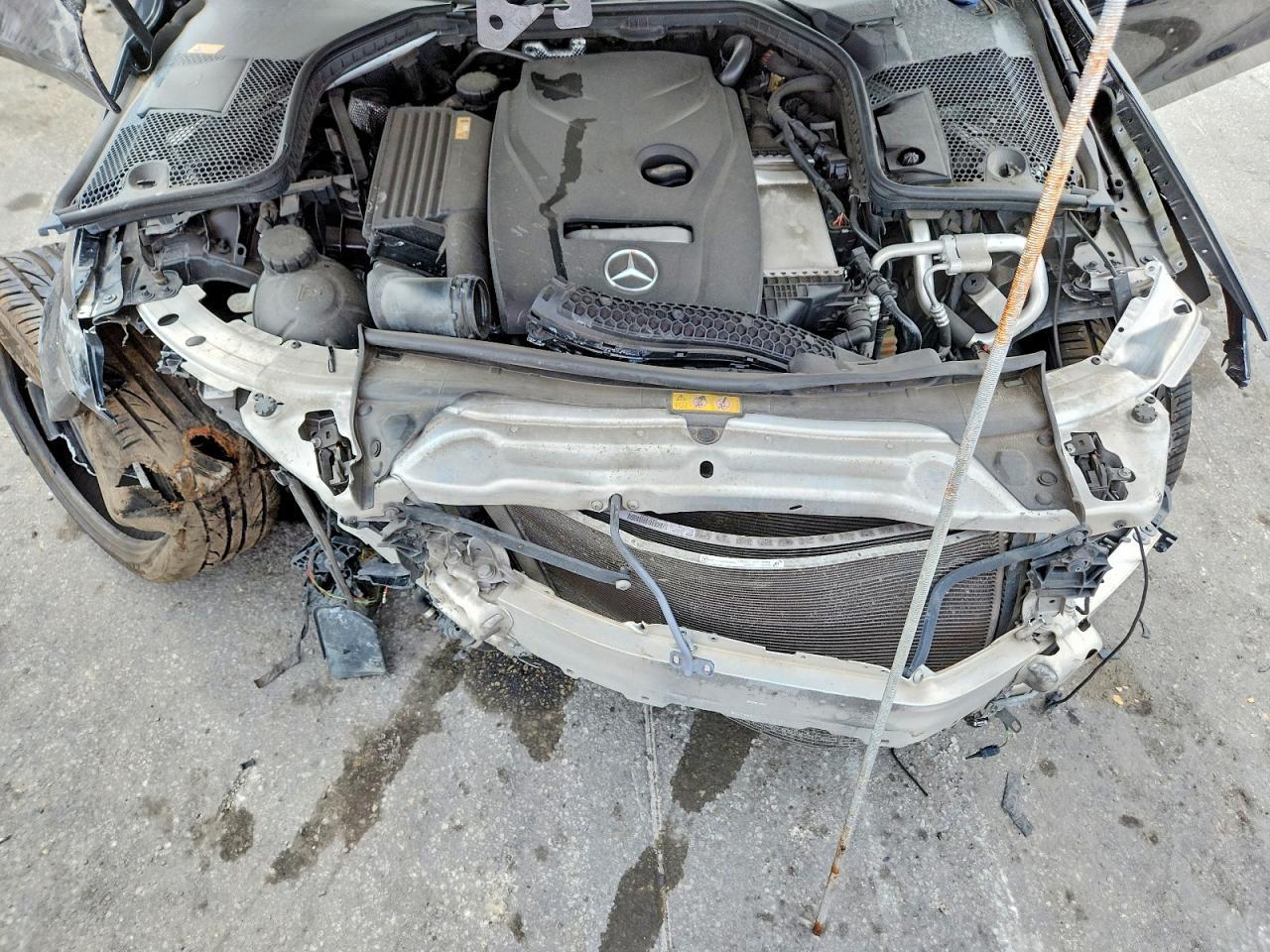 2016 Mercedes-Benz C 300 - zdjęcie 11