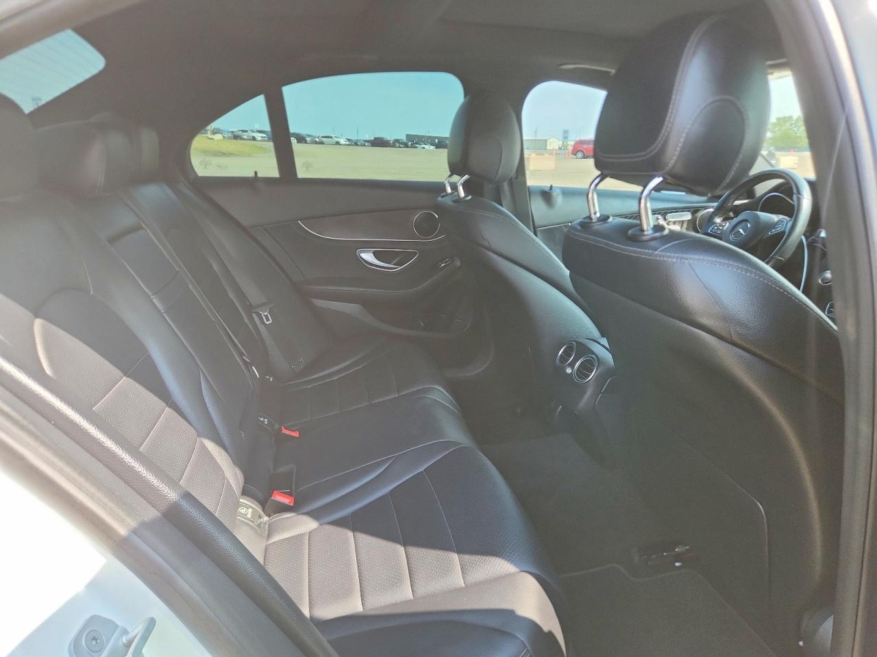 2015 Mercedes-Benz C 300 4Matic - zdjęcie 10