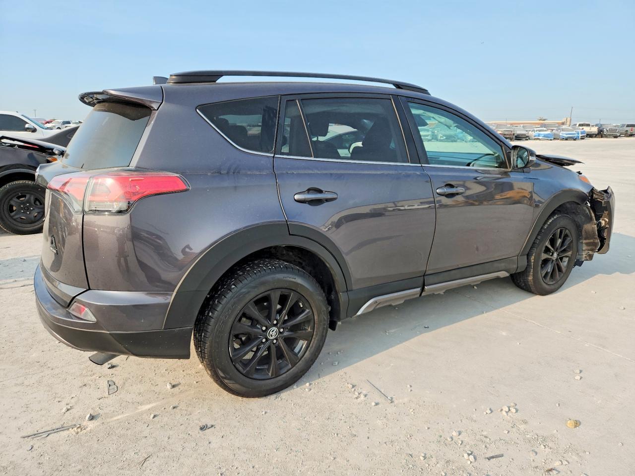 2018 Toyota Rav4 Adventure - zdjęcie 3