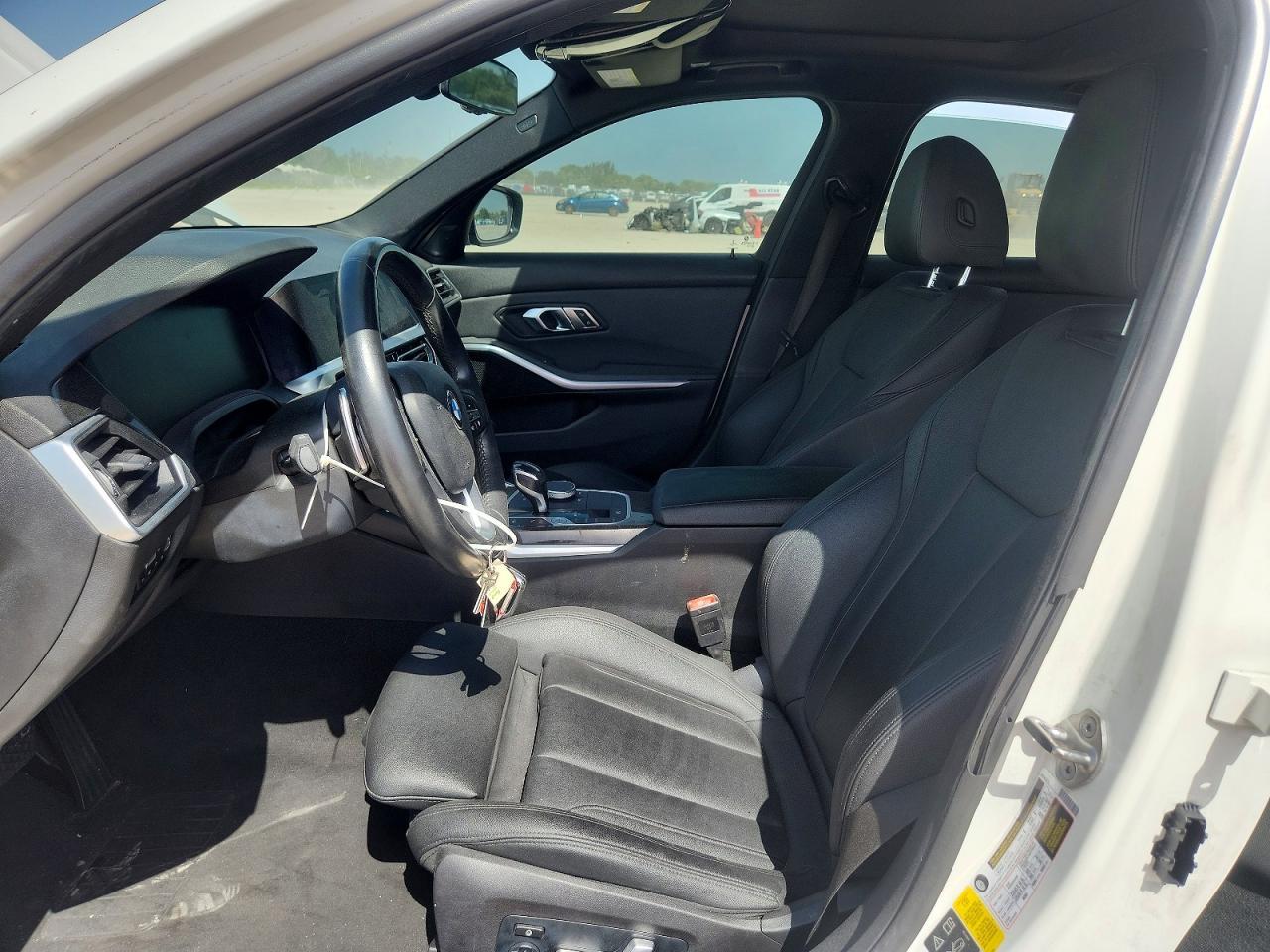 2020 BMW Seria 3 330i - zdjęcie 7