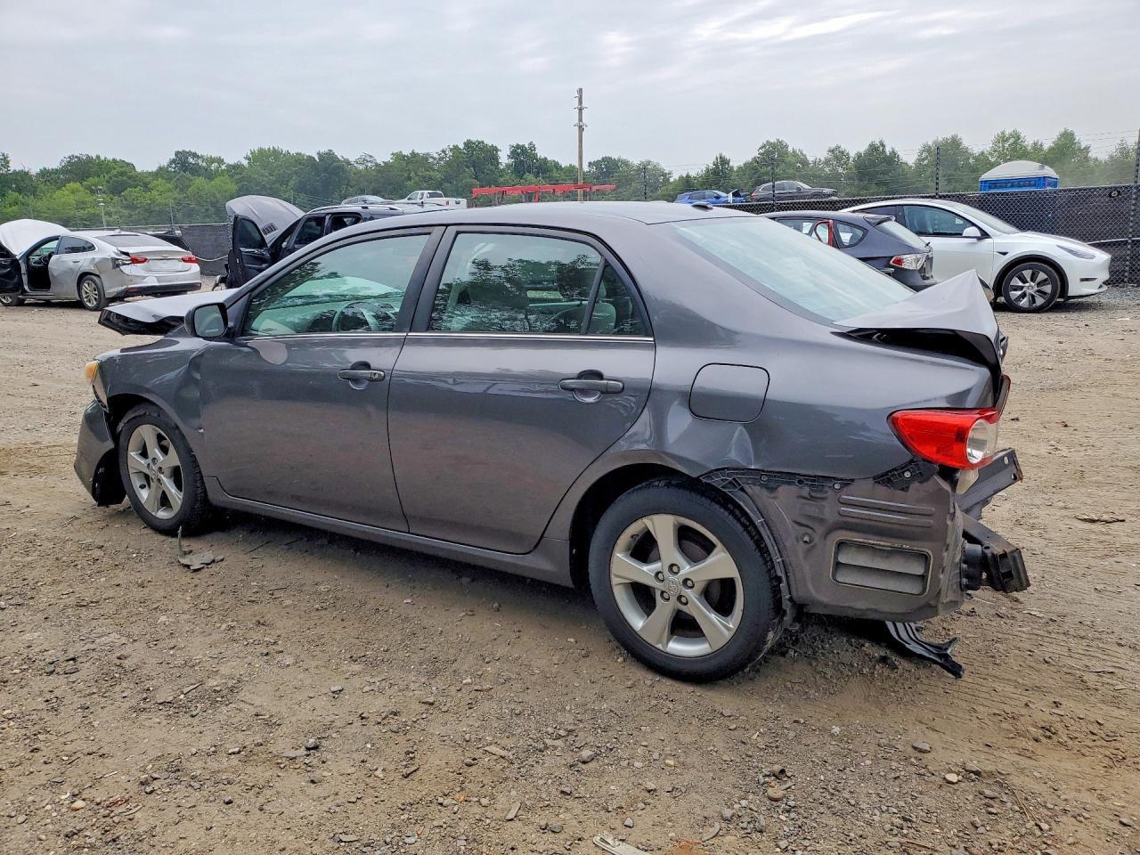 2013 Toyota Corolla Le - zdjęcie 2