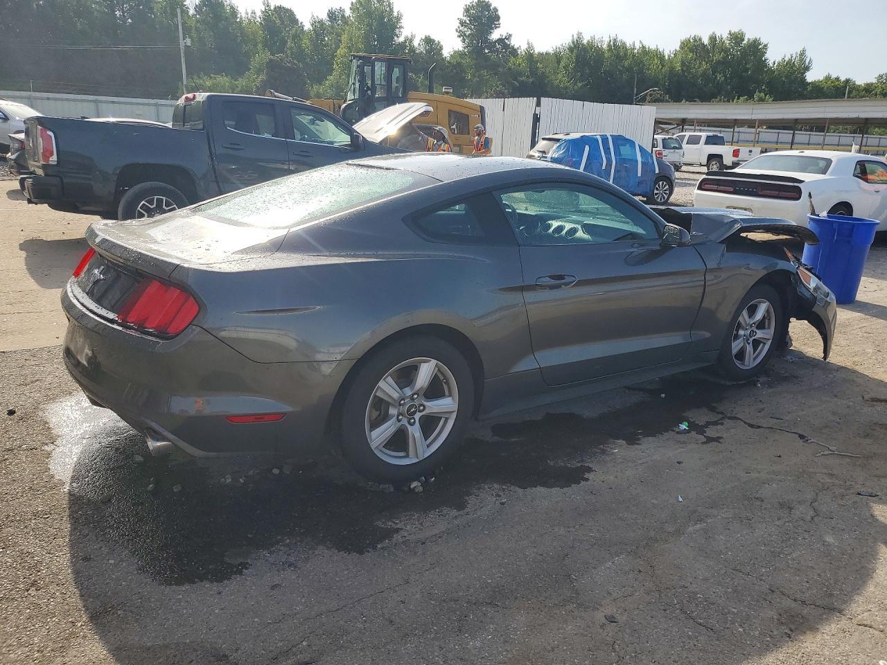 2015 Ford Mustang - zdjęcie 3
