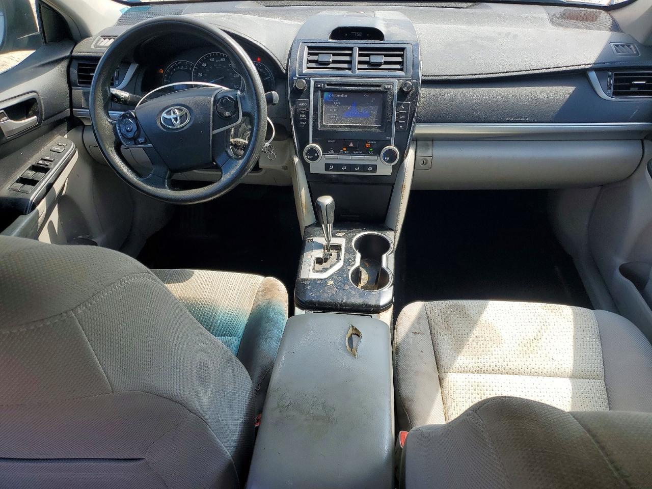 2014 Toyota Camry Le - zdjęcie 8