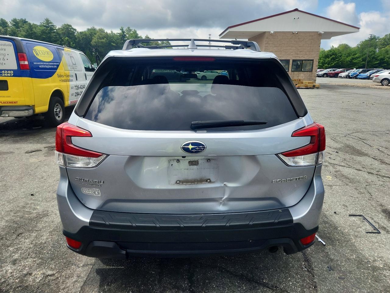 2020 Subaru Forester Premium - zdjęcie 6
